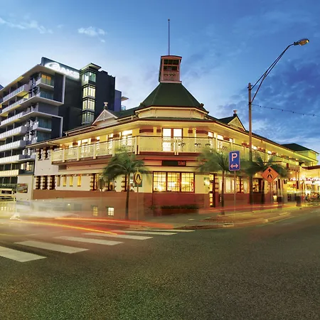 Oaks Gladstone Grand Hotel-2