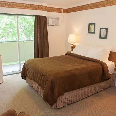 The Lakeside Resort-2