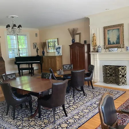 Kingsbrae Inn-3