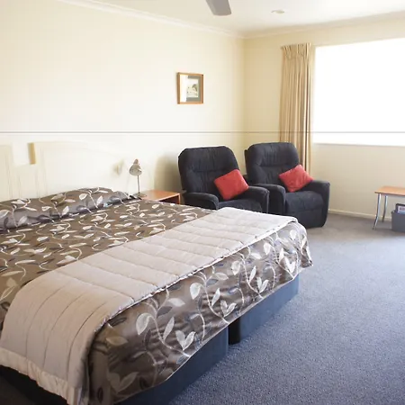 Bks Egmont Motor Lodge-3