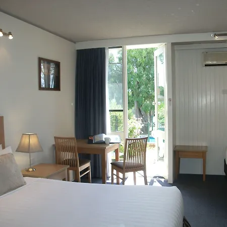 Parkwood Motel & Apartments-3