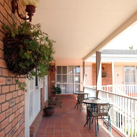 Summerhill Motor Inn (Adults Only)-3
