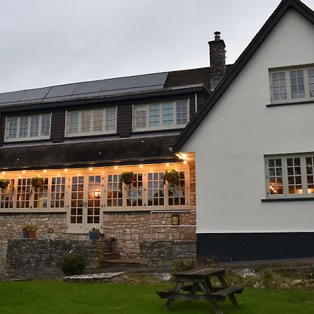 Three Horseshoes Country Inn-2