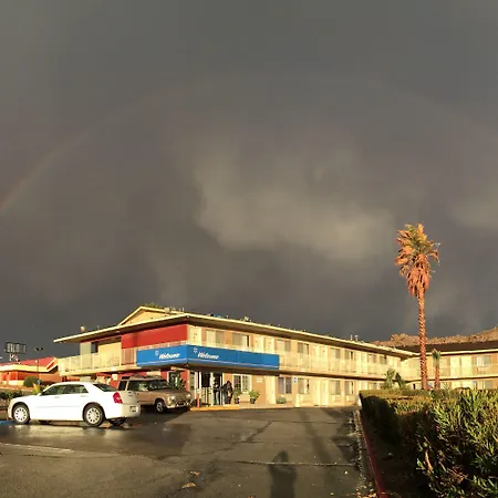 Hilltop Inn & Suites-2