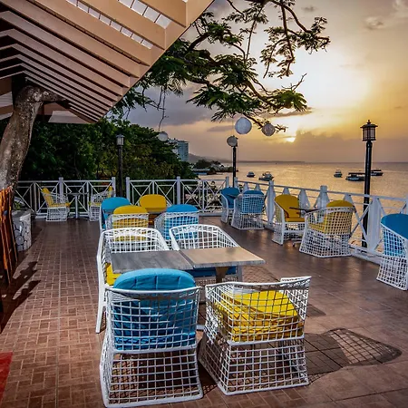 Hibiscus Lodge Hotel-3