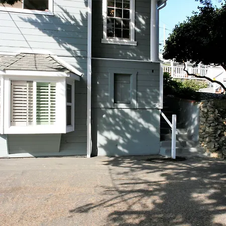 Ocean Echo Inn & Beach Cottages-2