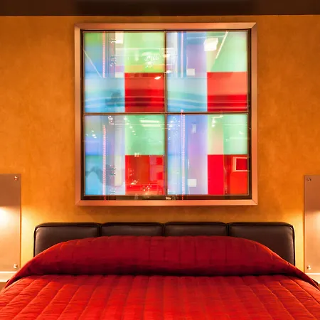 Le Chabrol Hotel & Suites-2