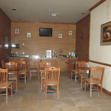 Econo Lodge Inn & Suites Bridgeport-3