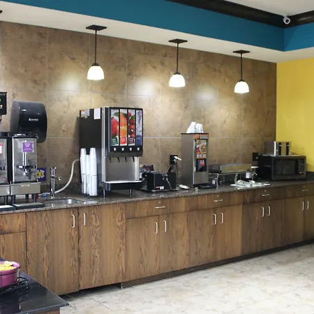 Parkwood Inn & Suites-2