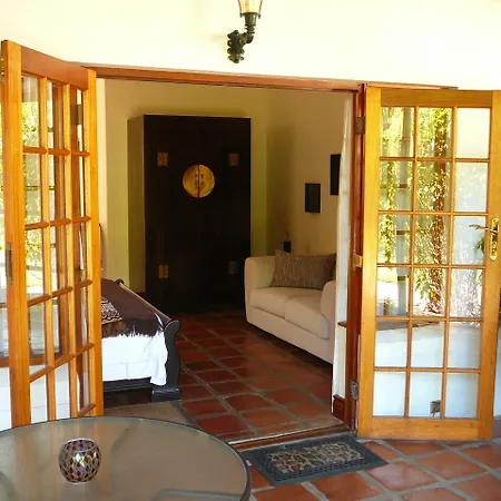 Orange-Ville Lodge & Guesthouse-3