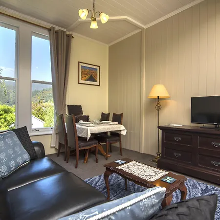 Sennen House Boutique Accommodation-3