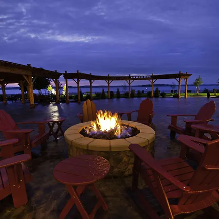 1000 Islands Harbor Hotel-2