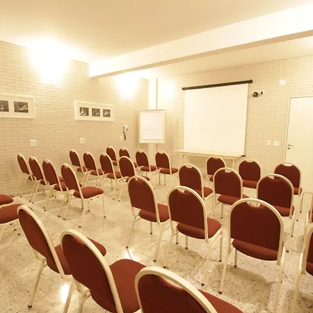 Hotel Confiance Batel-3