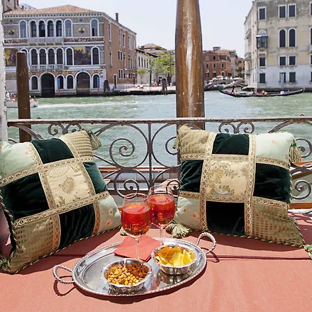 Palazzetto Pisani Grand Canal-3