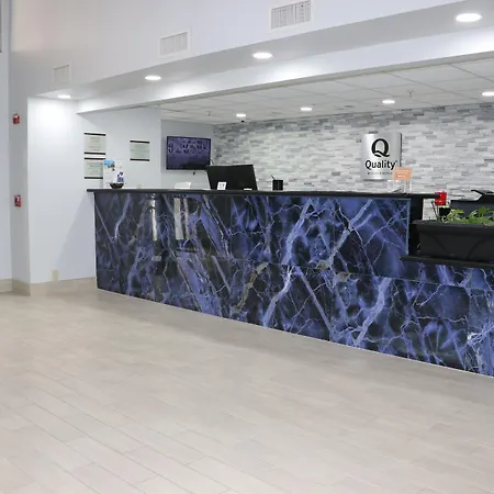 Quality Inn & Suites Buda-3