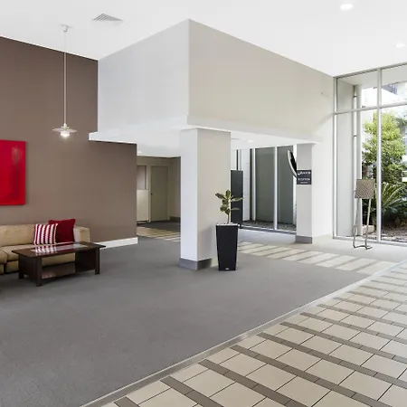 Oaks Brisbane Mews Suites-2