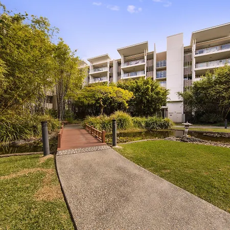 Oaks Brisbane Mews Suites-3