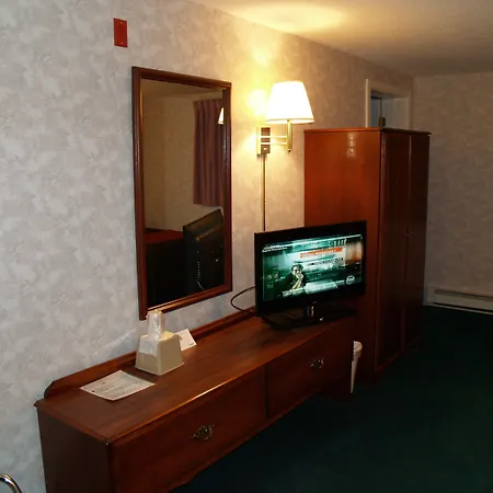 Bangor Inn & Suites-3