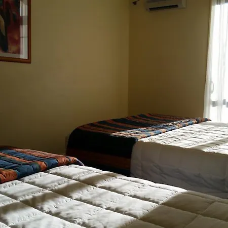 The Peaks Motor Inn-2