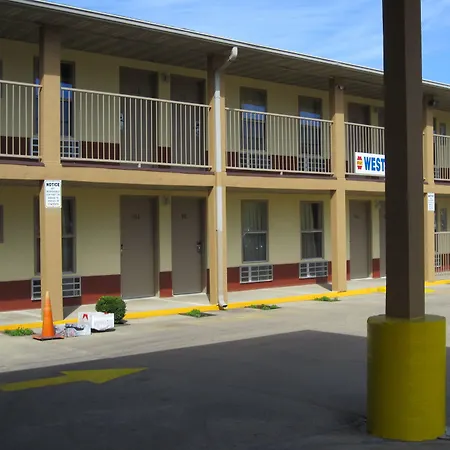 First Western Inn - Fairmont City-3