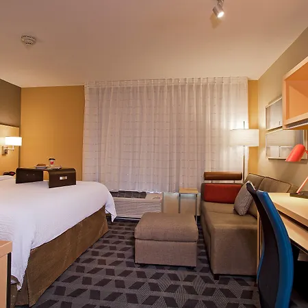 Towneplace Suites By Marriott Garden City-2
