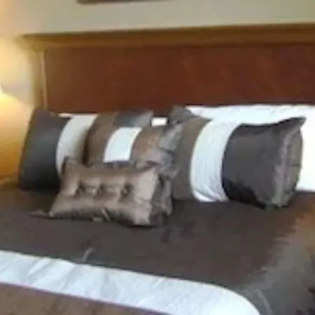 Talbot Trail Inn & Suites-2