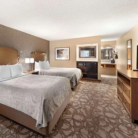 Best Western Plus Black Oak-3