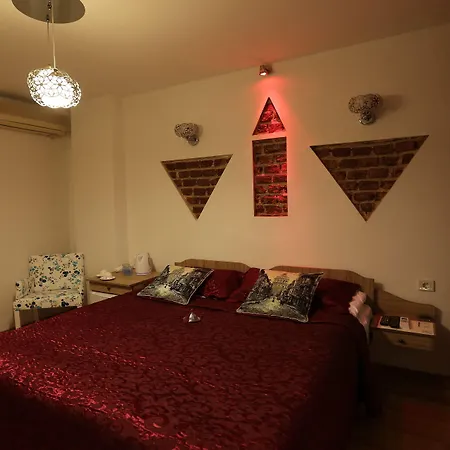 Corner Hot-2