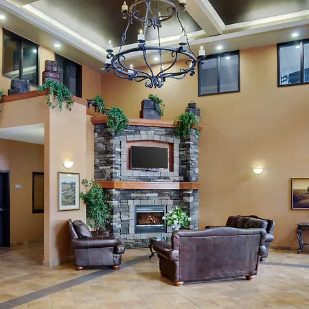 Pomeroy Inn And Suites Chetwynd-3