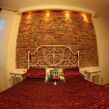 Corner Hot-2