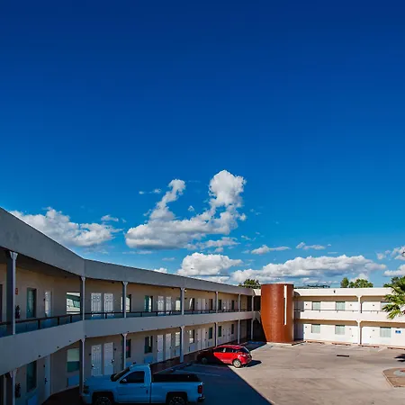 American Inn Hotel & Suites Delicias-3