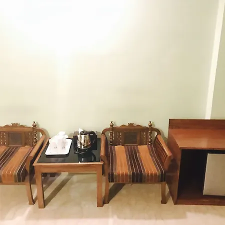 Skylink Suites Bed & Breakfast-2