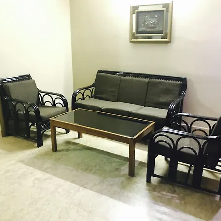 Skylink Suites Bed & Breakfast-3