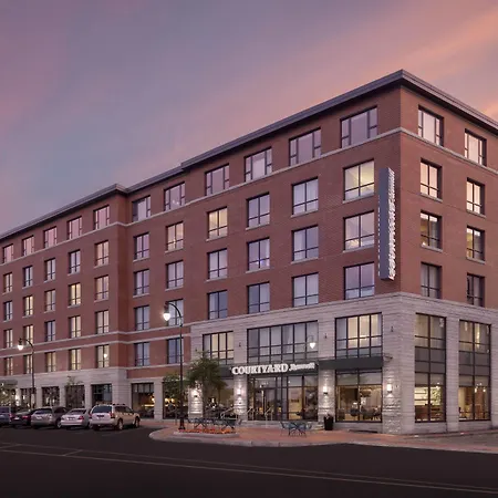 Courtyard By Marriott Portland Downtown/Waterfront-3