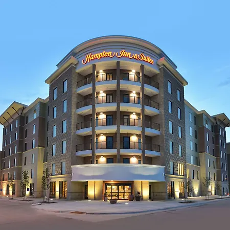 Hampton Inn & Suites Des Moines Downtown-2