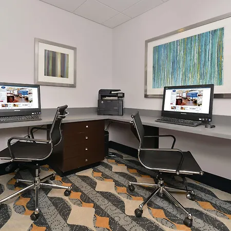 Hampton Inn & Suites Des Moines Downtown-3