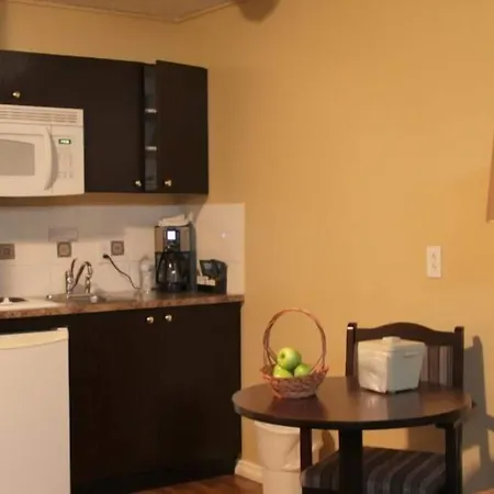 Acorn Motel-2