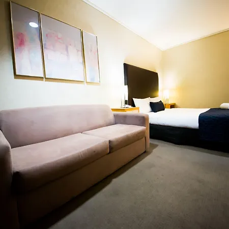 Sandown Regency Hotel & Apartments-2