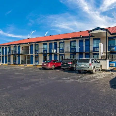 Rodeway Inn Broken Bow-Hochatown-2