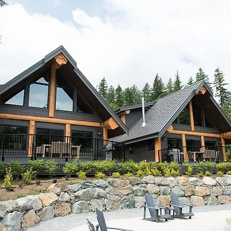 Rowena'S Inn On The River-3