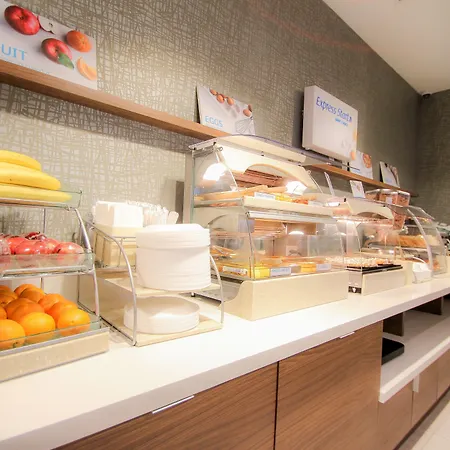 Holiday Inn Express & Suites Miami Airport East By Ihg-3