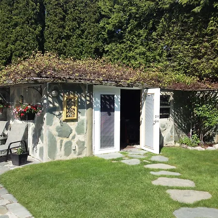 The Stone Hedge Bed And Breakfast-2