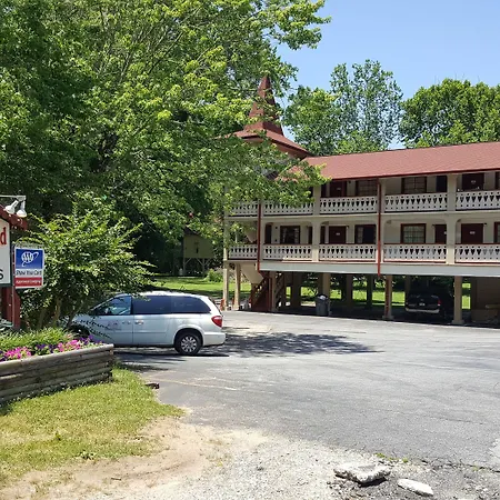 Riverbend Motel & Cabins-3