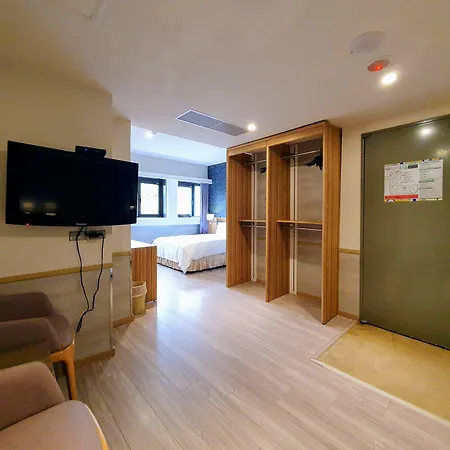Rainbow Hotel-2