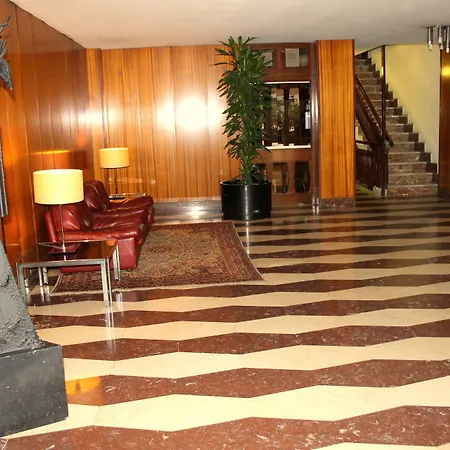 Hostal Aslyp 114-2