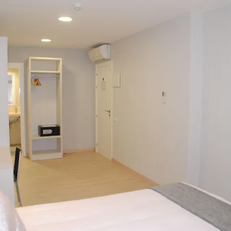 Hostal Aslyp 114-2