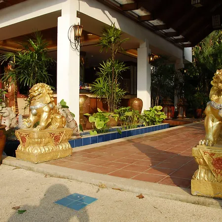 The Expat Hotel Patong-2