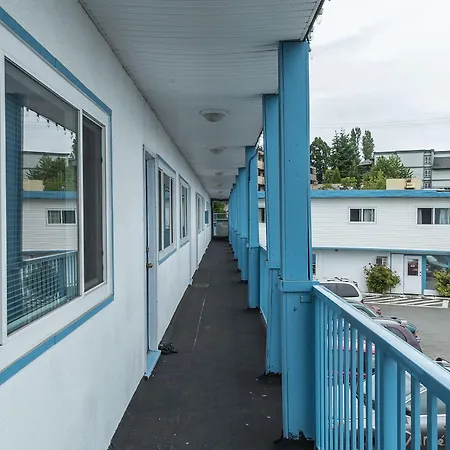 Castaway Motel-2