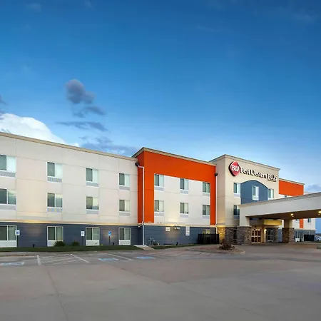 Best Western Plus Pratt-2