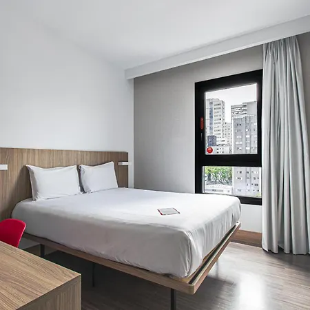 Hotel Moov Porto Alegre-3